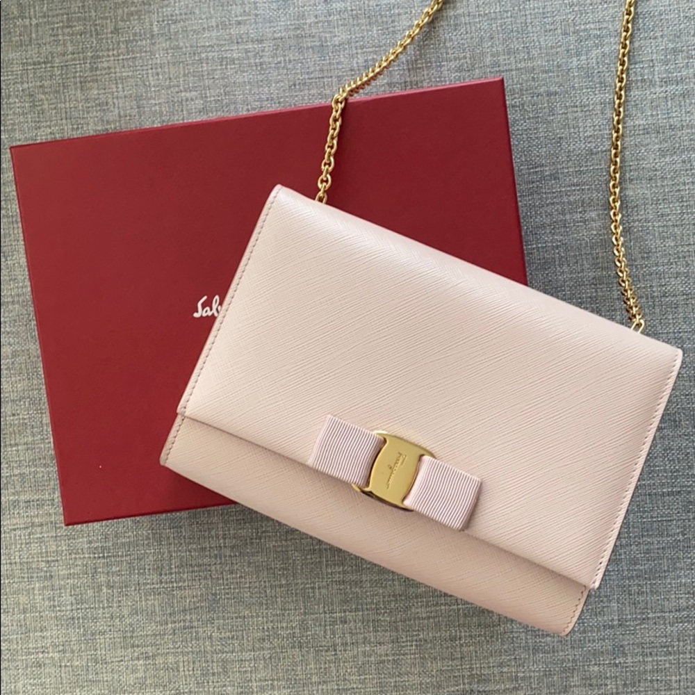 Salvatore Ferragamo Miss Vara Bow Bag (Light Pink)